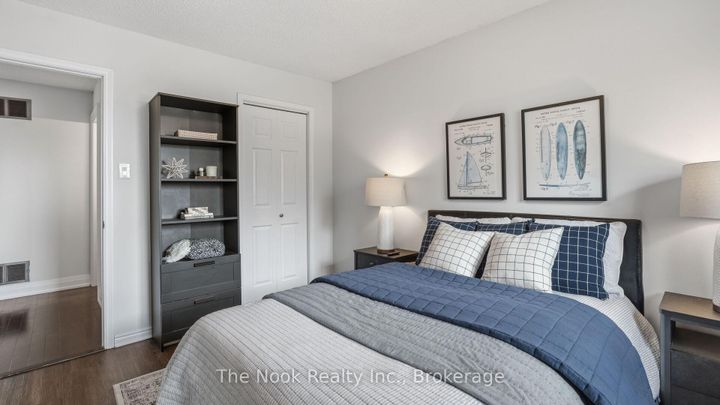 Photo 22 at 938 Wetherby Lane, Rathwood, Mississauga