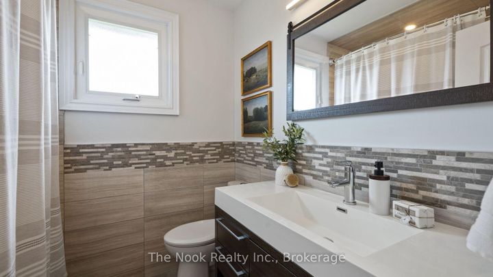 Photo 23 at 938 Wetherby Lane, Rathwood, Mississauga