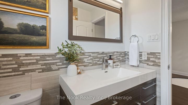Photo 24 at 938 Wetherby Lane, Rathwood, Mississauga