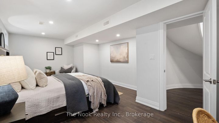 Photo 30 at 938 Wetherby Lane, Rathwood, Mississauga