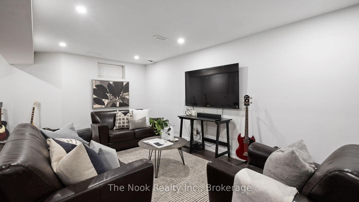 Photo 35 at 938 Wetherby Lane, Rathwood, Mississauga