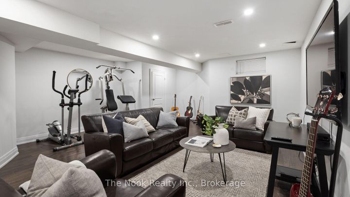 Photo 36 at 938 Wetherby Lane, Rathwood, Mississauga
