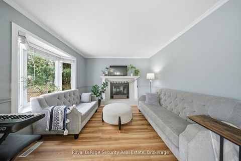 Photo 19 at 122 Browning Trail, Letitia Heights, Barrie