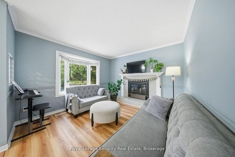 Photo 20 at 122 Browning Trail, Letitia Heights, Barrie