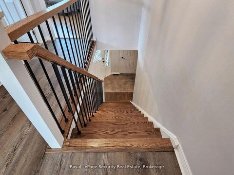 Photo 22 at 122 Browning Trail, Letitia Heights, Barrie