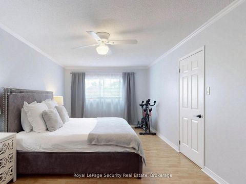 Photo 24 at 122 Browning Trail, Letitia Heights, Barrie