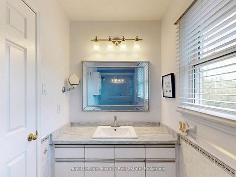 Photo 26 at 122 Browning Trail, Letitia Heights, Barrie