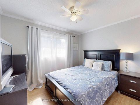 Photo 32 at 122 Browning Trail, Letitia Heights, Barrie