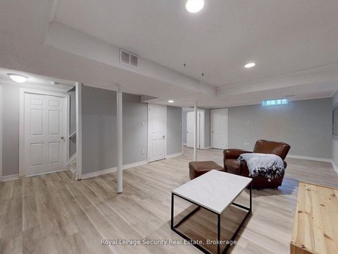 Photo 35 at 122 Browning Trail, Letitia Heights, Barrie