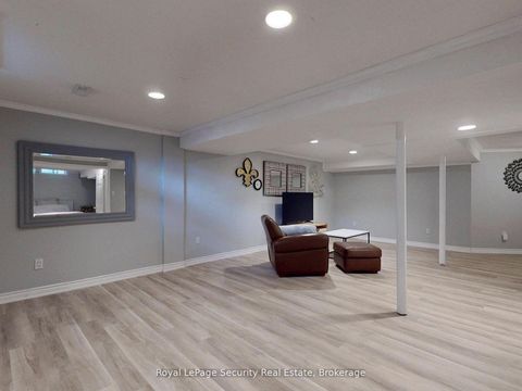 Photo 39 at 122 Browning Trail, Letitia Heights, Barrie