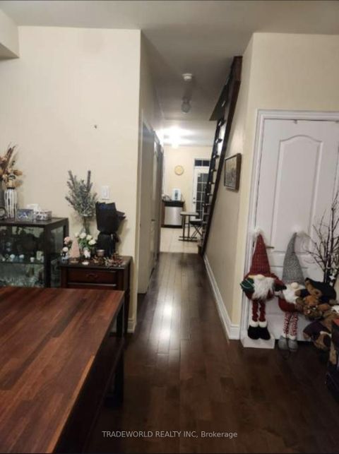 Photo 3 at 2 Hayes Lane, Willowdale East, Toronto