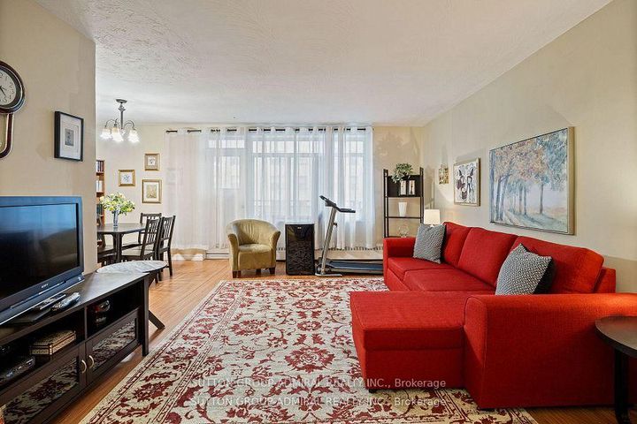Photo 5 at 406 - 825 Kennedy Road N, Ionview, Toronto
