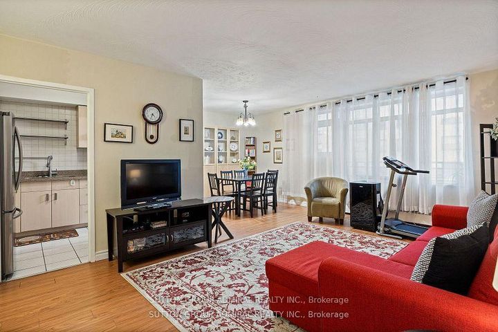 Photo 6 at 406 - 825 Kennedy Road N, Ionview, Toronto