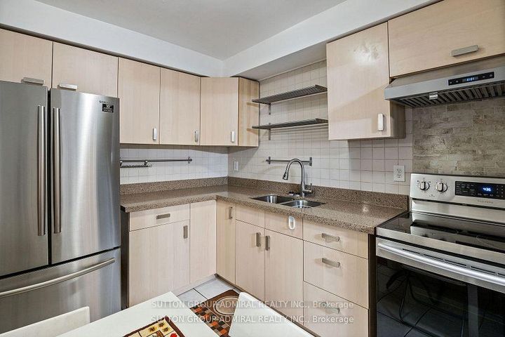 Photo 12 at 406 - 825 Kennedy Road N, Ionview, Toronto