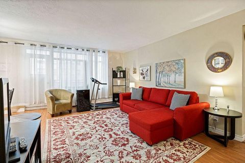 Photo 4 at 406 - 825 Kennedy Road N, Ionview, Toronto