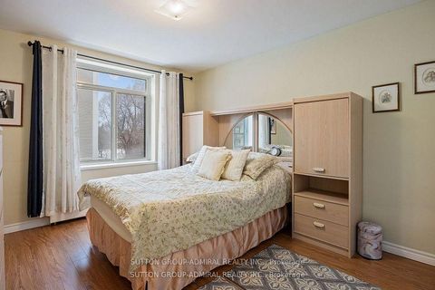Photo 17 at 406 - 825 Kennedy Road N, Ionview, Toronto