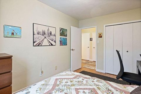 Photo 20 at 406 - 825 Kennedy Road N, Ionview, Toronto