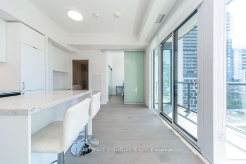 Photo 11 at 1019 - 158 Front Street E, Moss Park, Toronto