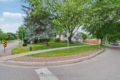 Photo 3 at 32 Oak Court, Aurora Village, Aurora