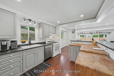 Photo 11 at 32 Oak Court, Aurora Village, Aurora