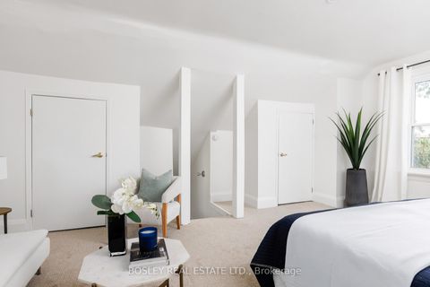 Photo 16 at 247 Gainsborough Road, Woodbine Corridor, Toronto