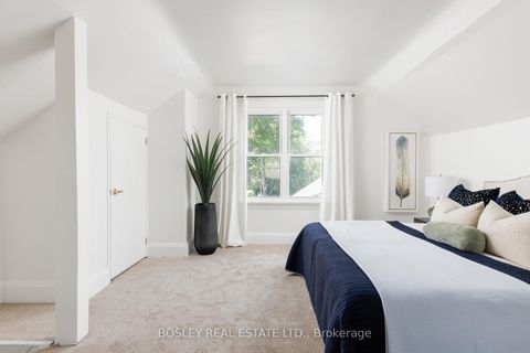 Photo 17 at 247 Gainsborough Road, Woodbine Corridor, Toronto