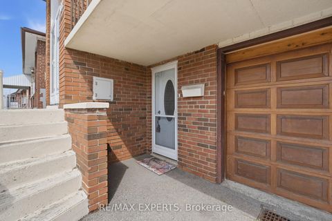 Photo 3 at 302 Hullmar Drive, Black Creek, Toronto