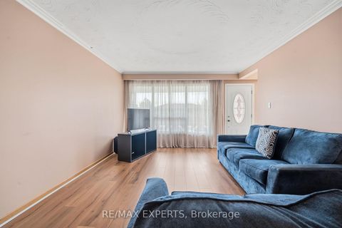 Photo 6 at 302 Hullmar Drive, Black Creek, Toronto