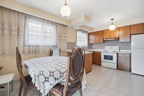 Photo 7 at 302 Hullmar Drive, Black Creek, Toronto