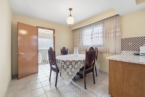 Photo 9 at 302 Hullmar Drive, Black Creek, Toronto