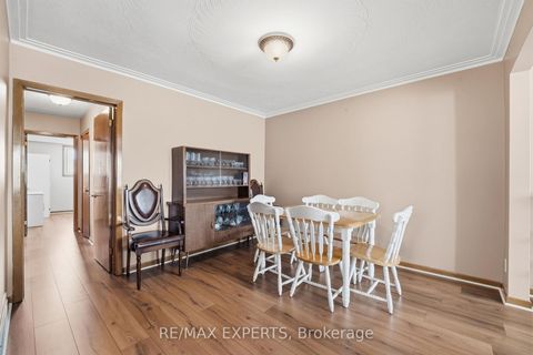 Photo 11 at 302 Hullmar Drive, Black Creek, Toronto