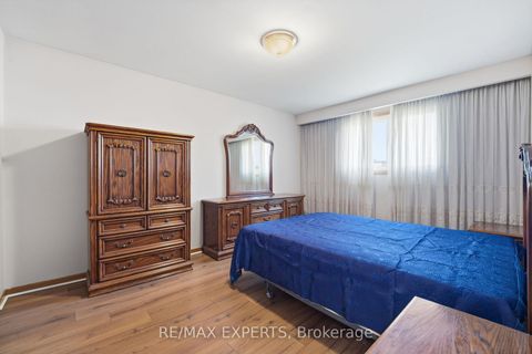 Photo 14 at 302 Hullmar Drive, Black Creek, Toronto