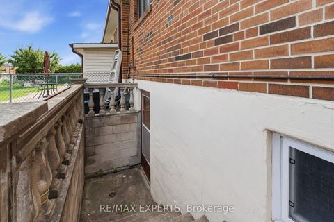 Photo 27 at 302 Hullmar Drive, Black Creek, Toronto