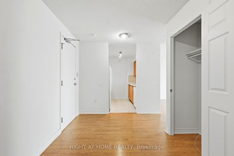 Photo 7 at 727 - 18 Mondeo Drive, Dorset Park, Toronto