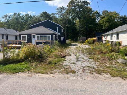 Photo 3 at 414 Limerick Street, Rural Innisfil, Innisfil