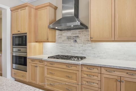 Photo 12 at 7 Kinghorn Road, King City, King