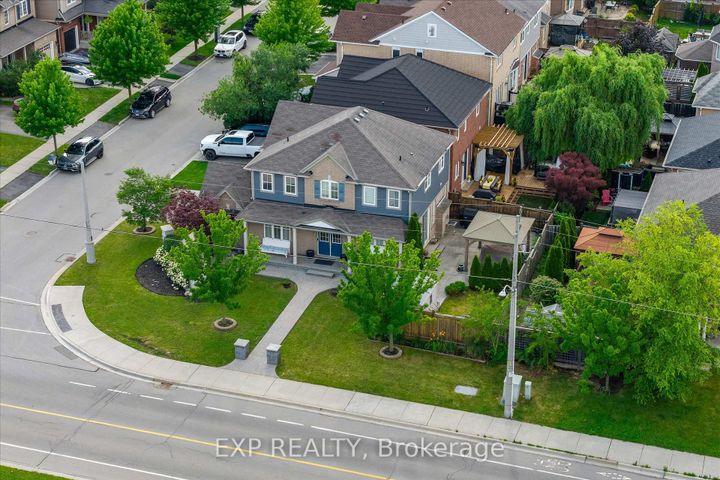 Photo 3 at 563 Fifty Road, Winona Park, Hamilton