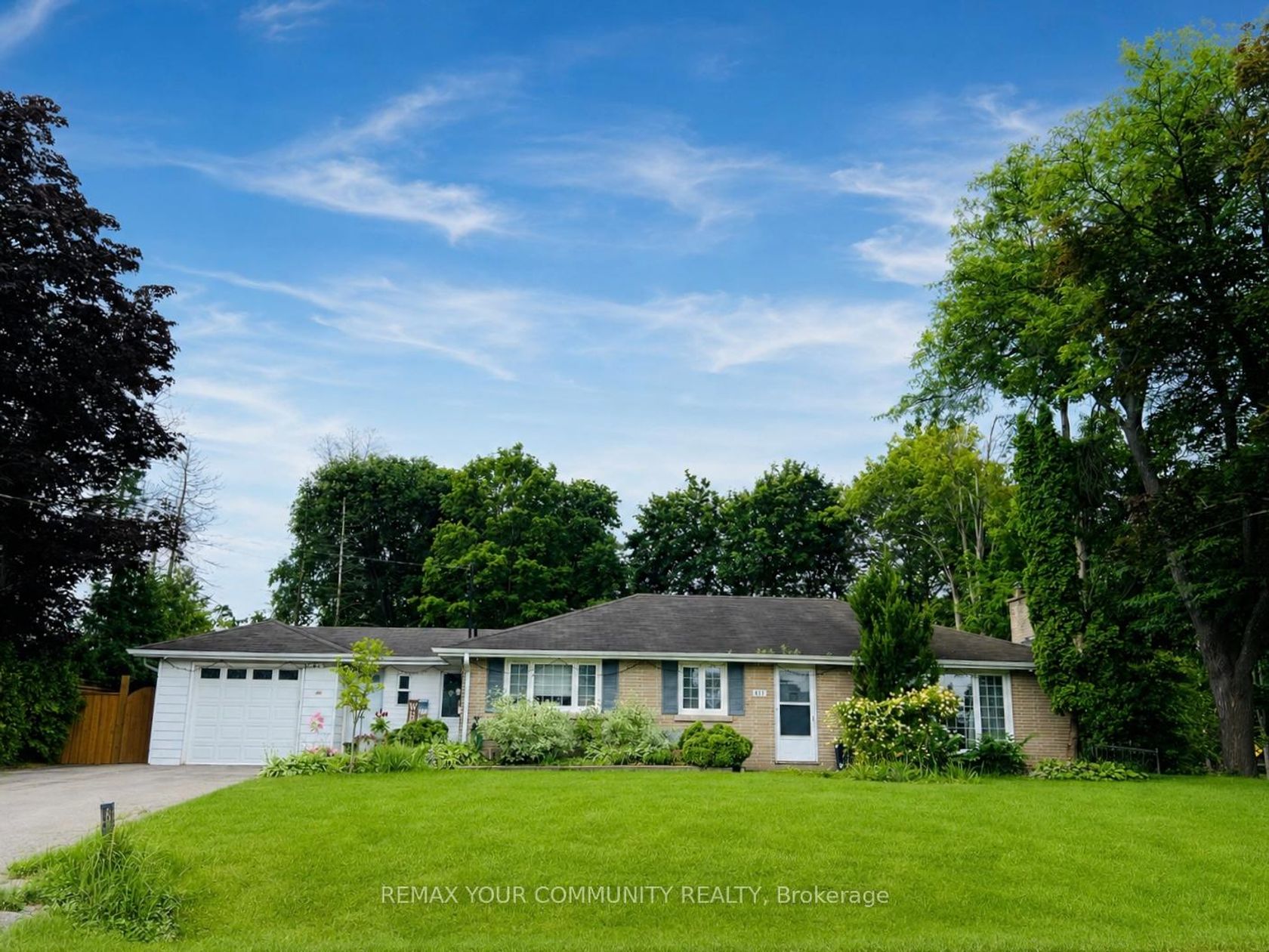 211 James Street, King City, King photo number 2