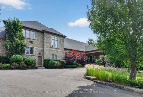 Photo 3 at 11 Saul Court, Rural Vaughan, Vaughan