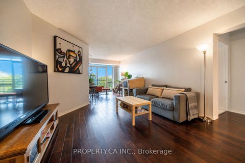 Photo 9 at 608 - 70 Mill Street, Waterfront Communities C8, Toronto