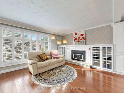 Photo 9 at 7 Laurentide Avenue, Aurora Heights, Aurora