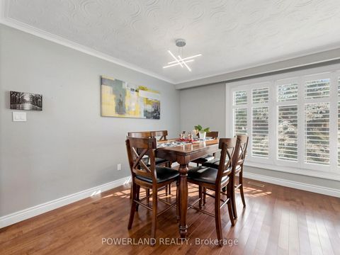 Photo 18 at 7 Laurentide Avenue, Aurora Heights, Aurora