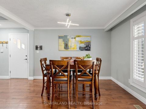 Photo 19 at 7 Laurentide Avenue, Aurora Heights, Aurora