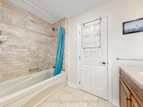 Photo 23 at 7 Laurentide Avenue, Aurora Heights, Aurora