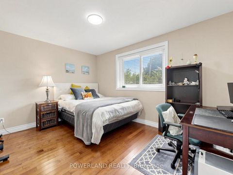 Photo 24 at 7 Laurentide Avenue, Aurora Heights, Aurora
