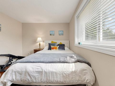 Photo 25 at 7 Laurentide Avenue, Aurora Heights, Aurora