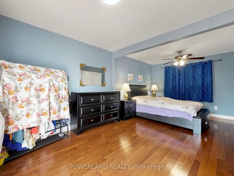 Photo 29 at 7 Laurentide Avenue, Aurora Heights, Aurora