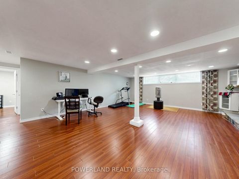 Photo 34 at 7 Laurentide Avenue, Aurora Heights, Aurora