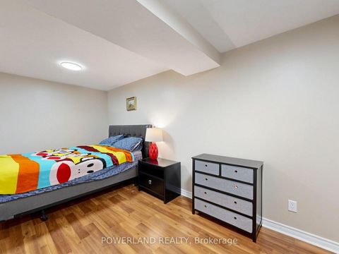 Photo 43 at 7 Laurentide Avenue, Aurora Heights, Aurora