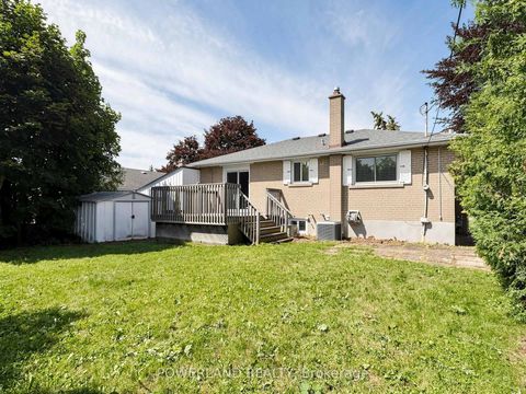 Photo 44 at 7 Laurentide Avenue, Aurora Heights, Aurora